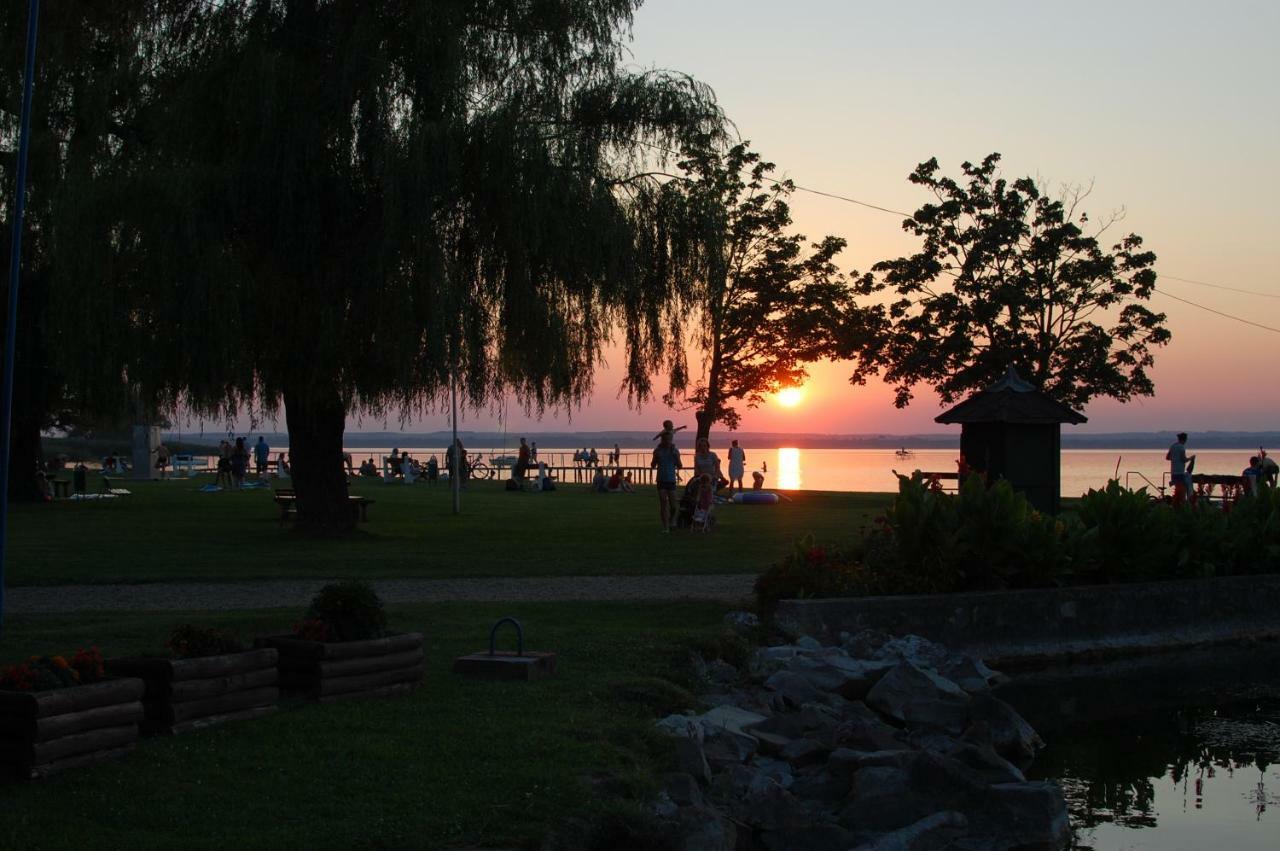 Lake House Farsang Balatonberény Exteriér fotografie